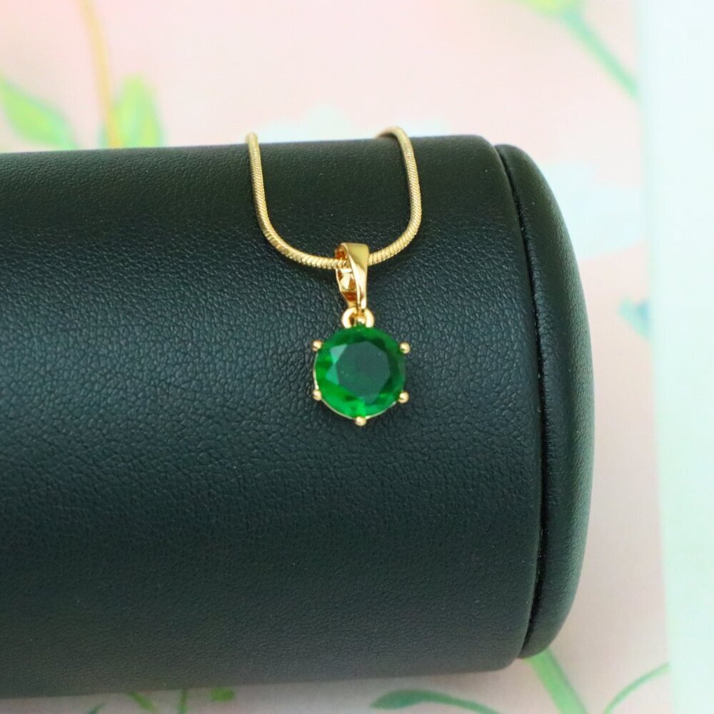 "Vibrant Green Round Pendant in Gold Plating for Elegant Everyday Wear, XPPT1675 - Picture 3 of 13